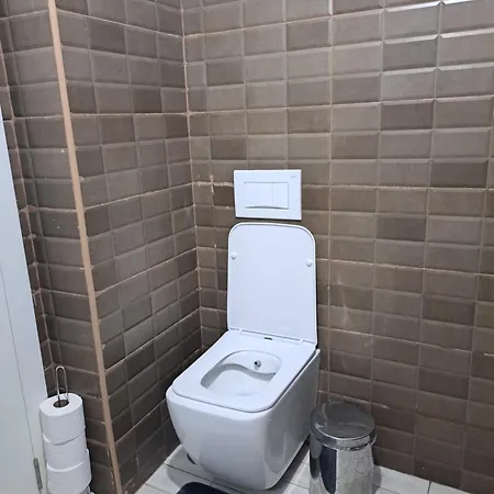 Oaza Bregdetare Apartment *